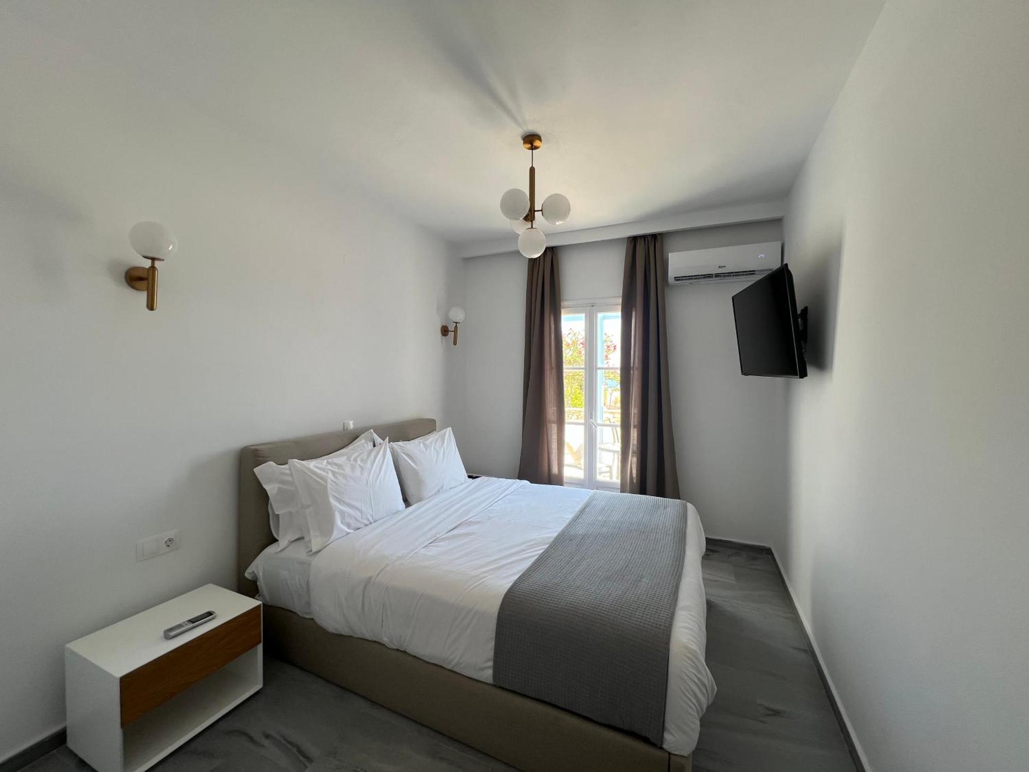 Yaleena Residences Дриос Екстериор снимка