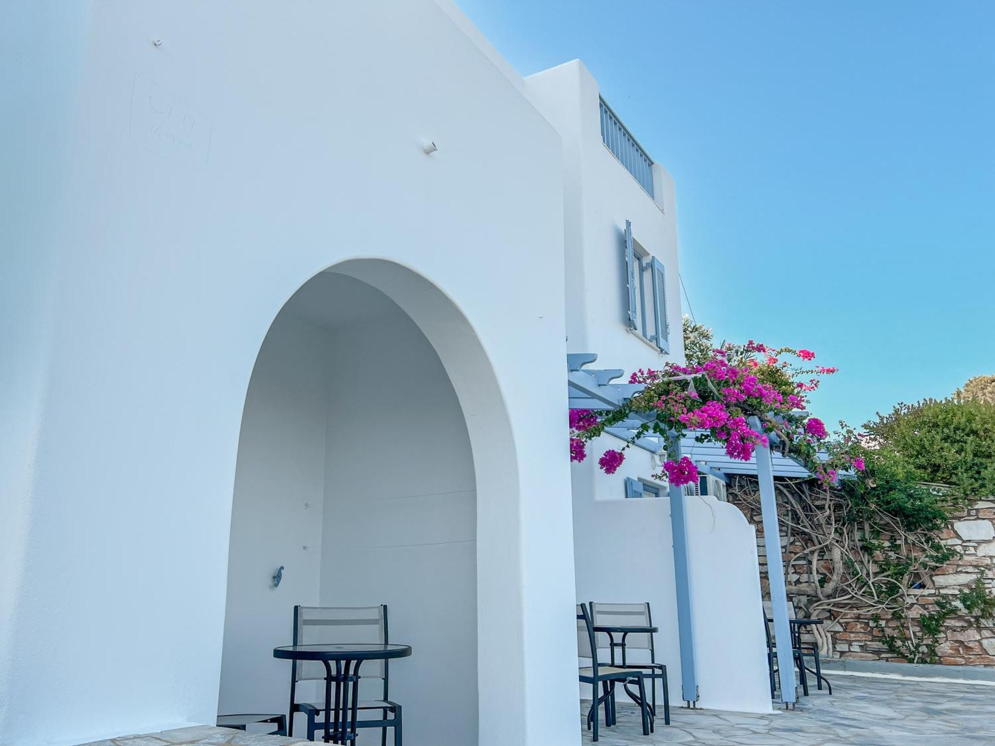 Yaleena Residences Дриос Екстериор снимка