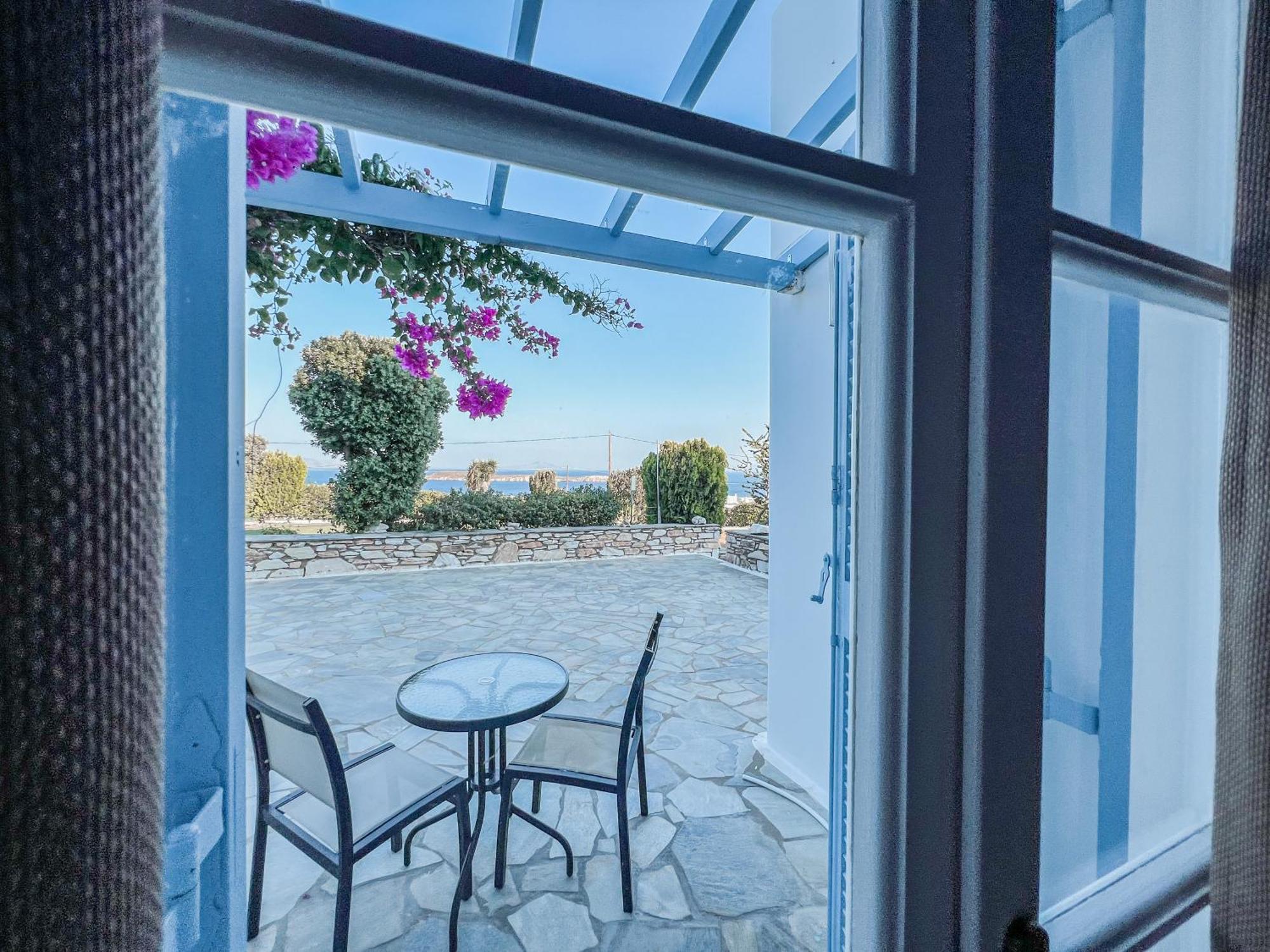 Yaleena Residences Дриос Екстериор снимка