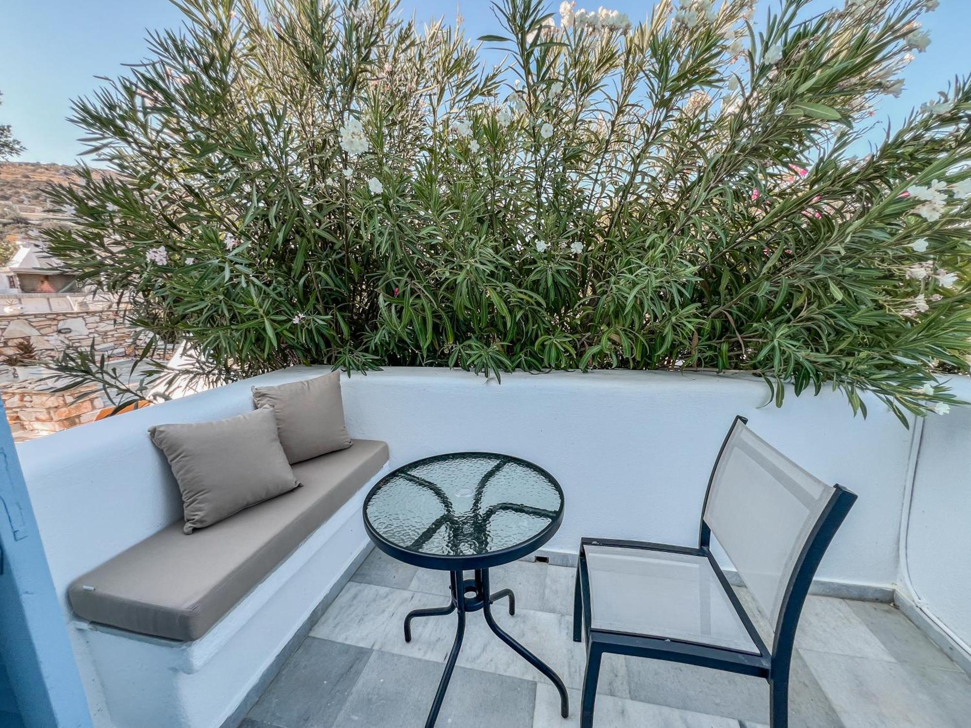 Yaleena Residences Дриос Екстериор снимка